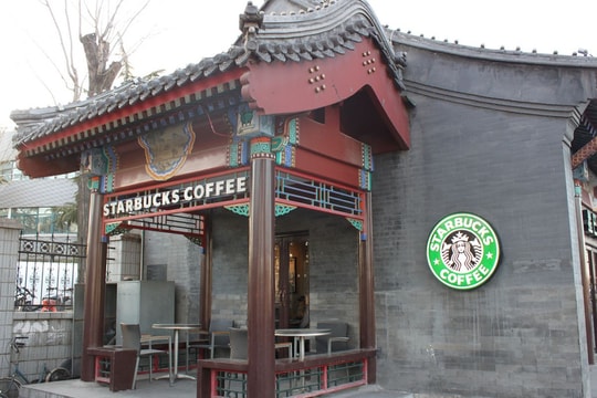 Hé lộ lý do Starbucks “bán mình” tại Trung Quốc