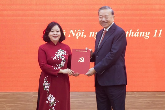 Bà Bùi Thị Minh Hoài làm Bí thư Đảng ủy Mặt trận Tổ quốc, các đoàn thể Trung ương