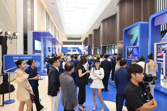 REVO 25: “All Roads One Journey - Chung một hành trình” - kết nối công nghệ và trải nghiệm lái xe thông minh