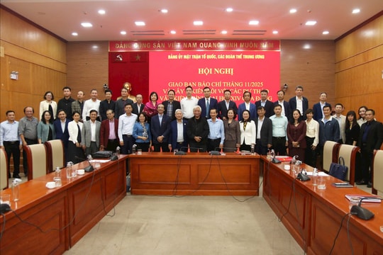 Nâng cao tính định hướng, tính chiến đấu và nhân văn trong hoạt động báo chí