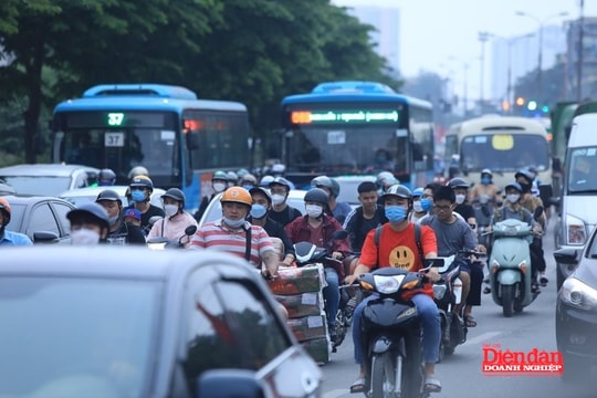 Đề xuất thu phí xe xăng dầu: Động lực chuyển đổi giao thông đô thị