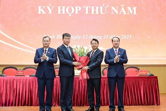 Ông Trần Huy Tuấn được bầu giữ chức Chủ tịch UBND tỉnh Ninh Bình