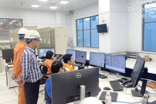 Hoà lưới thành công Tổ máy số 2 Dự án nhà máy Thủy điện Hòa Bình mở rộng