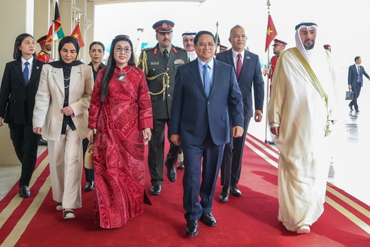 Thủ tướng Phạm Minh Chính và Phu nhân bắt đầu chuyến thăm chính thức Kuwait