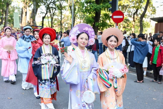 Phát triển du lịch gắn với văn hóa