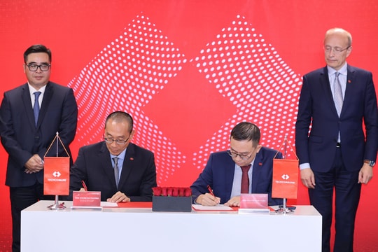 Techcombank phân phối sản phẩm Techcom Life: Bước tiến hệ sinh thái tài chính – bảo hiểm liền mạch