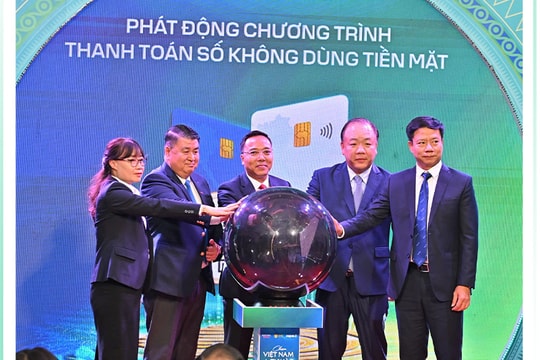 NAPAS khuyến khích các hộ kinh doanh tiểu thương triển khai thanh toán không dùng tiền mặt