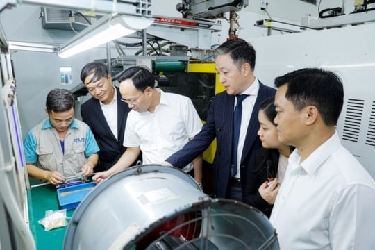 Samsung đồng hành nâng chuẩn công nghiệp hỗ trợ Việt