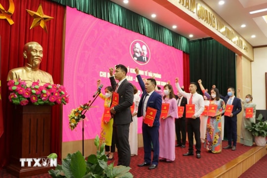 Sắp xếp tổ chức đảng tại các tập đoàn, tổng công ty, ngân hàng thương mại nhà nước