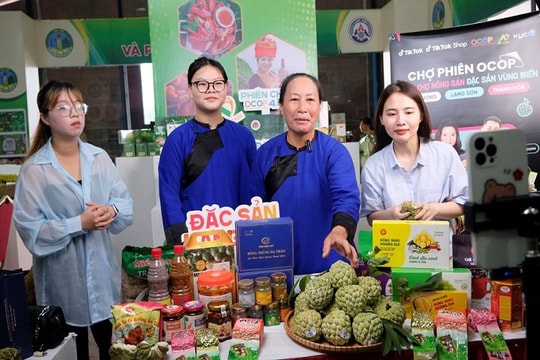 “Chìa khoá” để tiểu thương tham gia thị trường số