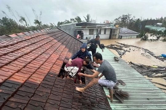 Tập trung tổng lực cứu dân, không để ai bị cô lập trong mưa lũ