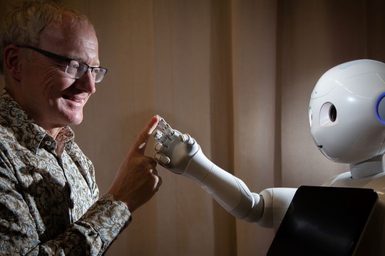 Các nhà tiên phong của kỷ nguyên AI chia sẻ tại Tọa đàm Đạo đức và An toàn AI VinFuture