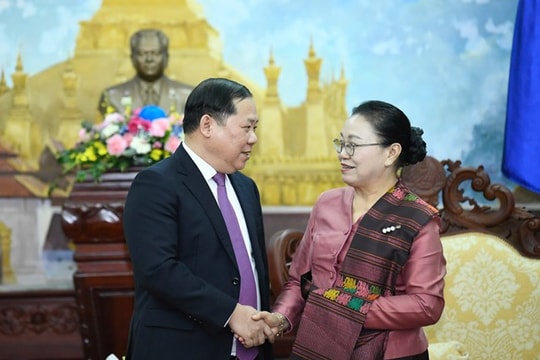 Ủy ban Trung ương MTTQ Việt Nam chúc mừng 50 năm Quốc khánh nước Cộng hòa Dân chủ Nhân dân Lào