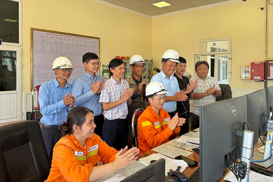 Đóng điện đường dây 220kV Đô Lương – Nam Cấm chào mừng Đại hội V Công đoàn EVNNPT