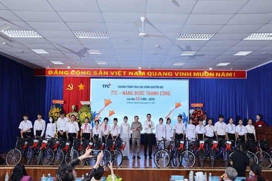 "TTC - Nâng bước thành công”: 40 năm đồng hành với học sinh vượt khó