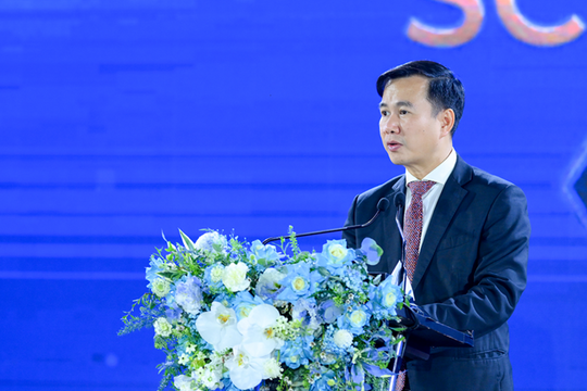 Nhà khoa học VinFuture hiến kế để chung sống an toàn khi AI thông minh hơn con người