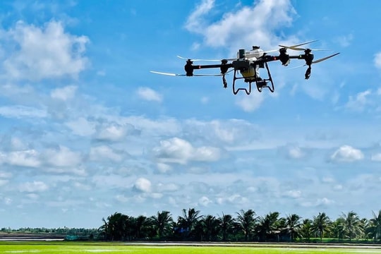 Đánh thức “mỏ vàng” trên không