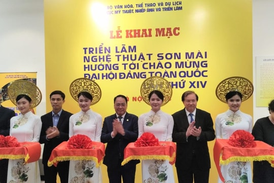 Khai mạc Triển lãm nghệ thuật sơn mài hướng tới chào mừng Đại hội Đảng toàn quốc lần thứ XIV