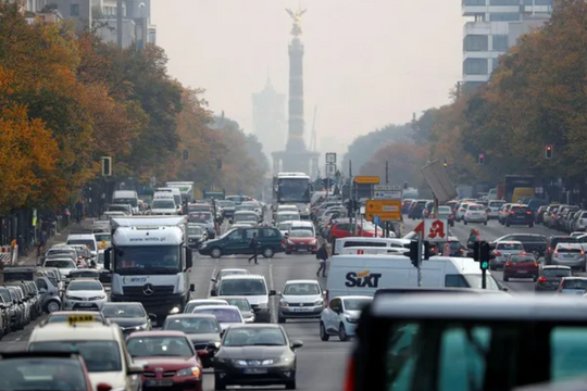 EU "hụt hơi" với chiến lược cấm xe đốt trong