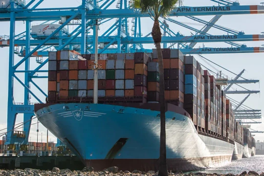 Mỹ thu 200 tỷ USD thuế, hàng chảy mạnh, chi phí về đâu?