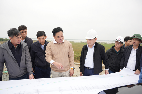 Huế 2025: Vượt sóng tạo bứt phá