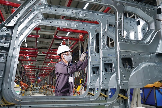 Bước qua “ngưỡng cửa” lắp ráp, làm chủ chuỗi giá trị ô tô