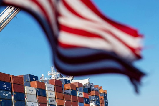 Thương mại toàn cầu  vào guồng quay đầy sức ép