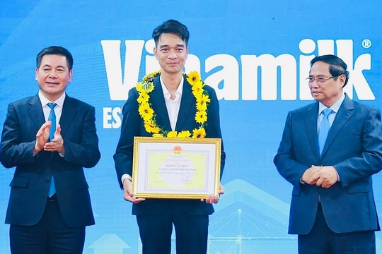 Vinamilk - Doanh nghiệp ngành sữa duy nhất nhận bằng khen của Bộ Công Thương