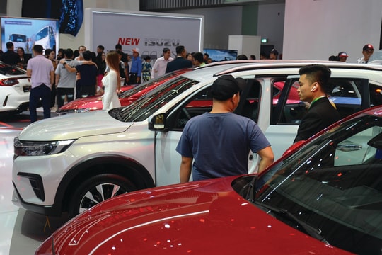 Kinh doanh ô tô chật vật tìm kiếm lợi nhuận