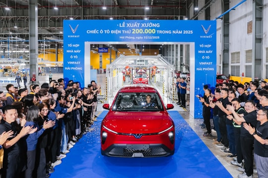 Nhà máy VinFast Hải Phòng xuất xưởng chiếc ô tô điện thứ 200.000 trong năm 2025
