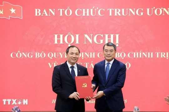 Tổng Biên tập Tạp chí Cộng sản Hoàng Trung Dũng giữ chức Phó trưởng Ban Tổ chức Trung ương