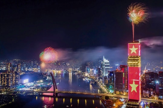 Saigon Marina IFC – Biểu tượng mới của TP HCM rực rỡ công nghệ ánh sáng đón chào năm mới 2026