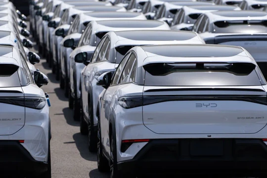 BYD lên ngôi, Tesla chững lại: Bước ngoặt của ngành xe điện