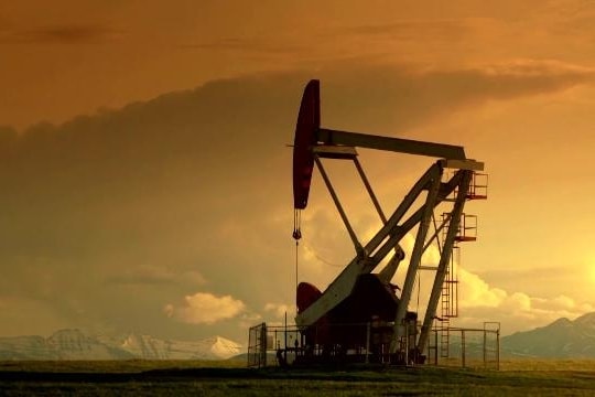 Triển vọng dư cung và rủi ro với giá dầu năm 2026