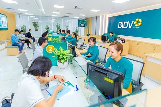 Cổ phiếu ngân hàng có vốn Nhà nước đón "sóng" thoái vốn