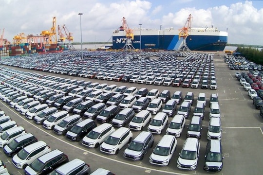 Nhập khẩu ô tô bứt phá, phản ánh sức hút ngày càng lớn của thị trường Việt