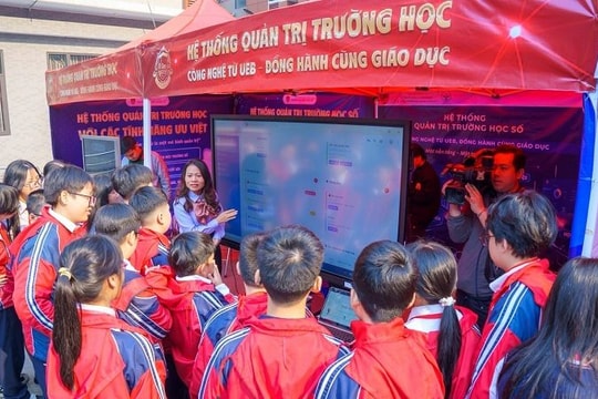 Trường Đại học Kinh tế phối hợp thí điểm, chuyển giao Hệ thống Quản trị Trường học số tại Trường THCS Cầu Giấy