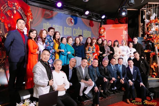 HỘI VHNT VIỆT NAM TẠI CH SÉC: NƠI GẮN KẾT CỘNG ĐỒNG VÀ LAN TỎA GIÁ TRỊ VĂN HÓA VIỆT NƠI XA XỨ