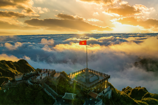 Báo Nhật kinh ngạc trước trải nghiệm “họp online” trên đỉnh Fansipan?