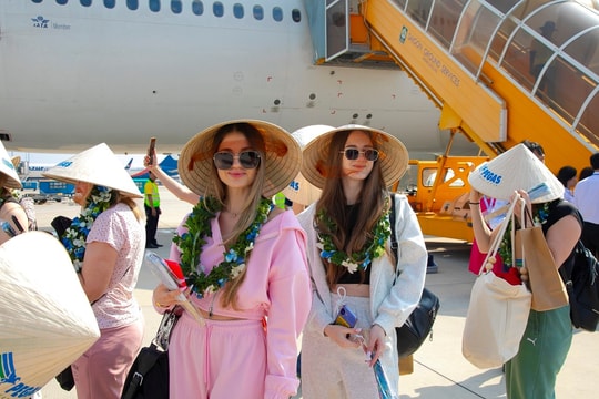 Du lịch chuyển trục tăng trưởng, hướng tới cạnh tranh bền vững