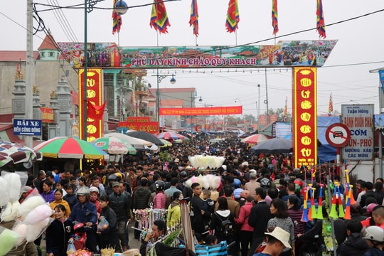 Chợ Viềng Xuân Vụ Bản – phiên chợ cầu may độc nhất vô nhị