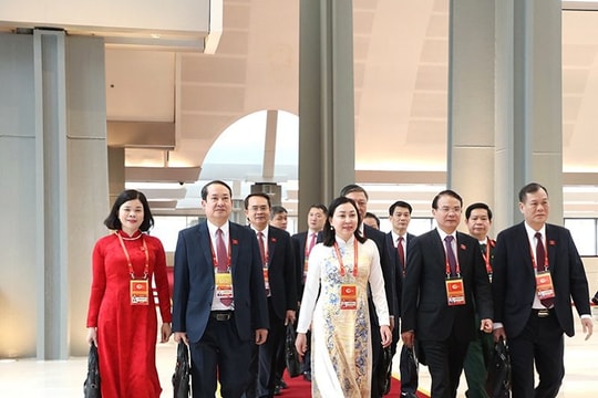 Đoàn Đại biểu đảng bộ tỉnh Ninh Bình dự bế mạc Đại hội XIV của Đảng