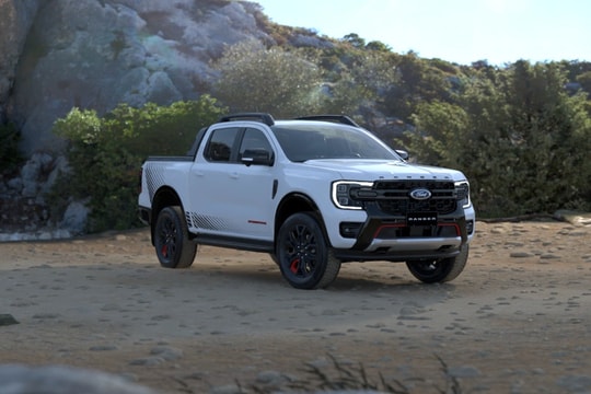 Xe bán tải Việt lập đỉnh doanh số, điện hóa vẫn chậm nhịp