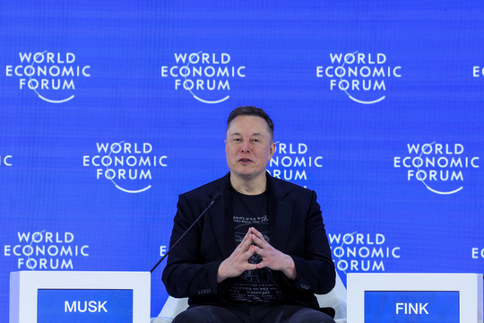 Tesla đặt cược vào AI, lùi bước mảng xe điện