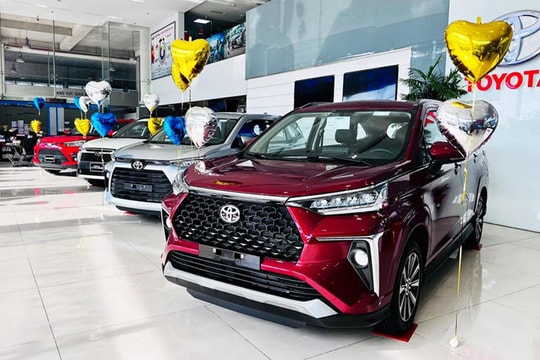 Thị trường ô tô tràn ngập khuyến mãi trước Tết Nguyên đán