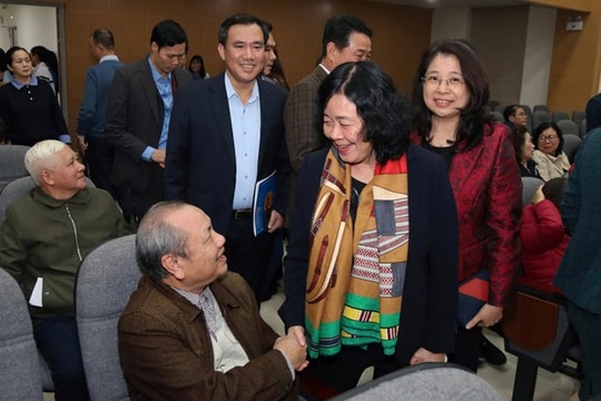 Nhất trí giới thiệu đồng chí Bùi Thị Minh Hoài và 2 Phó Chủ tịch MTTQ Việt Nam ứng cử Đại biểu Quốc hội