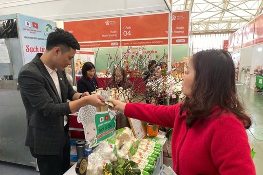 Hơn 200 kg nấm sạch tiêu thụ sau hai ngày tại Hội chợ Mùa Xuân 2026