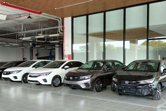 Đồng loạt giảm giá ô tô số VIN 2025