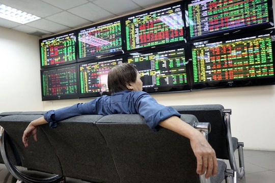 Diễn biến doanh thu của các ngành trên sàn HOSE