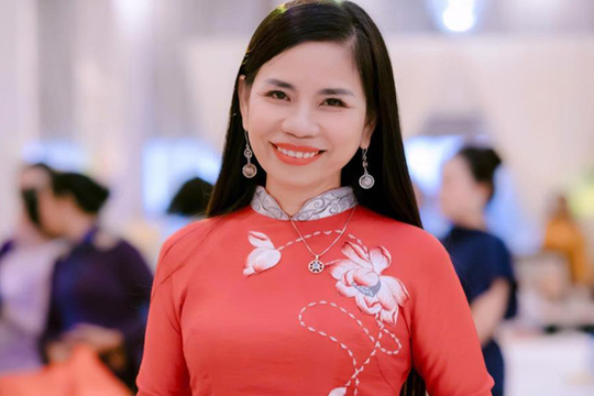 Người giữ “hồn” trang phục truyền thống Huế